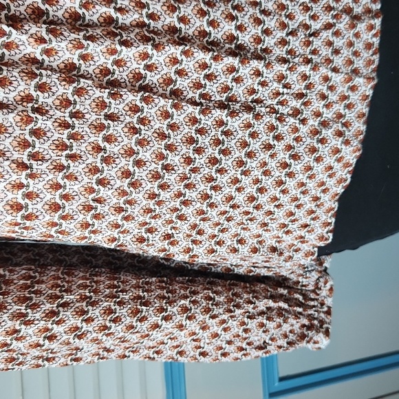 Loft Neutral Geometric Floral Blouse - Picture 7 of 13